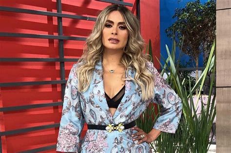 Galilea Montijo Posa En Sexy Lencer A En Instagram Laura G