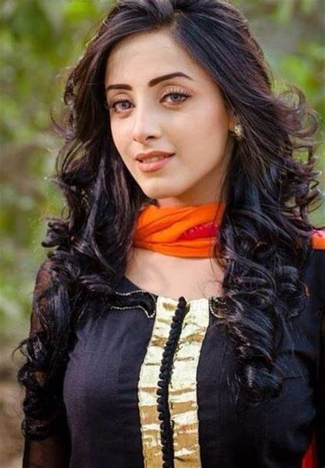 Sanam Chaudhry Biography Complete Biography Of Actresses Tv Sanam