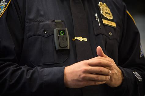 All New York City Police Will Have To Wear Body Cameras By End Of 2019 The Verge