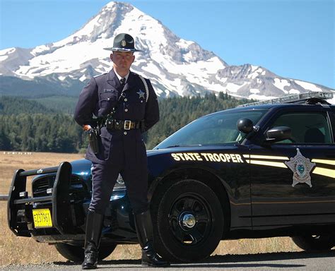 Oregon State Police Trooper With His Rig And Mt Hood 2400x1950 R