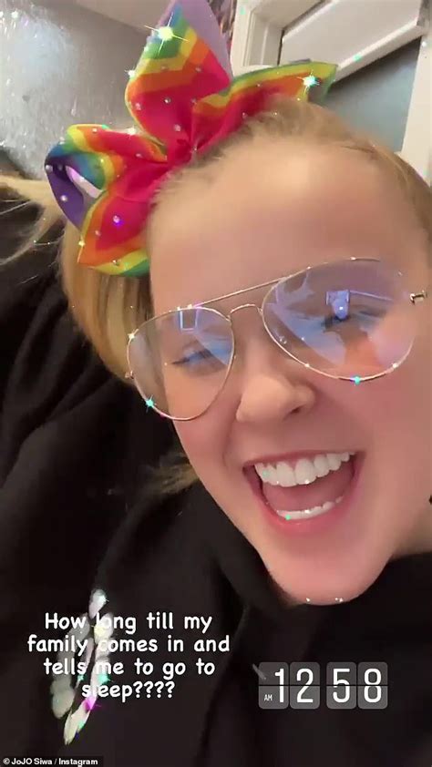 Jojo Siwa 17 Confirms She Came Out As Lgbtq After Wearing Best Gay Cousin Ever Shirt