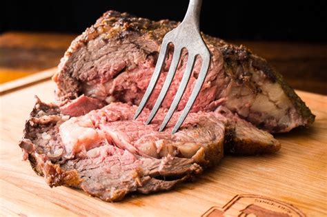 The cooking method outlined here is effectively low and slow, and then quickly finished with a sear to crisp and brown the edges. Bone-In Rib Roast Recipe - It's Easier than You Think!