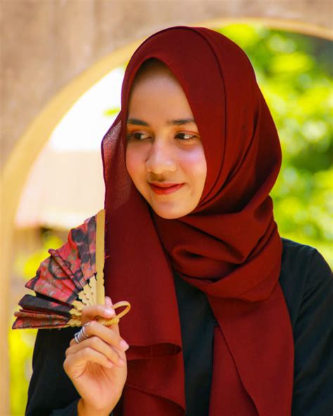 Kumpulan Foto Cewek Igo Dan Mahasiswi Pakai Hijab Merah Dan Jilbab