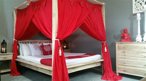 Do you put a bed skirt on a 4 poster bed. Bohemian Bedroom Inspiration: Four Poster Beds With Boho ...