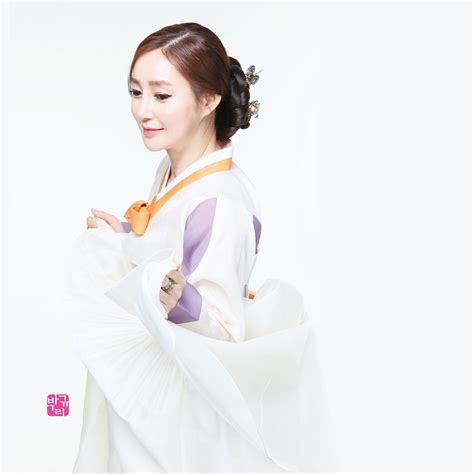 박규리 박규리 박규리 사진=sbs방송화면캡처아주경제 전기연 기자 = 가수 박규리가 과거 뇌출혈 진단을 받았던 사연을 털어놨다. 국악인 출신 트로트 가수 박규리
