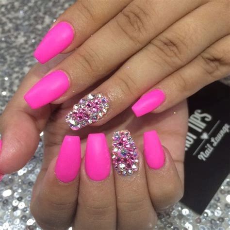 Pin By Αℓєиα On Иαιℓѕ Pink Bling Nails Bling Nails Pink Sparkle Nails