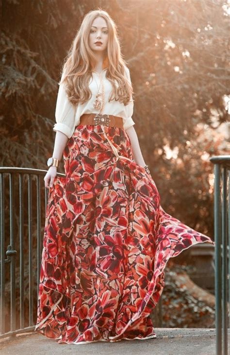 On s'imagine déjà fouler le sable chaud sous le tissu fluide d'une belle robe hippie un soir de juillet… Comment portet la robe hippie chic - Archzine.fr