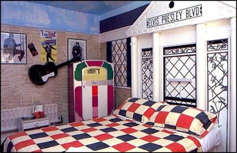 Or you may go for the more feminine. Decorating theme bedrooms - Maries Manor: 50s bedroom ...