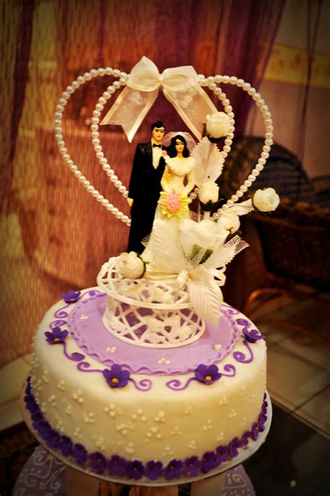2 tier square wedding cake with black polka dots. Joy's blog: 2 tier Wedding Cakes - Purple