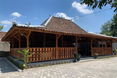 Konon, kata panggung tersebut diambil dari gabungan kata pang yang artinya paling dan agung artinya tinggi. 10 Bentuk Rumah Tradisional Jawa yang Kian Langka - Kabar ...