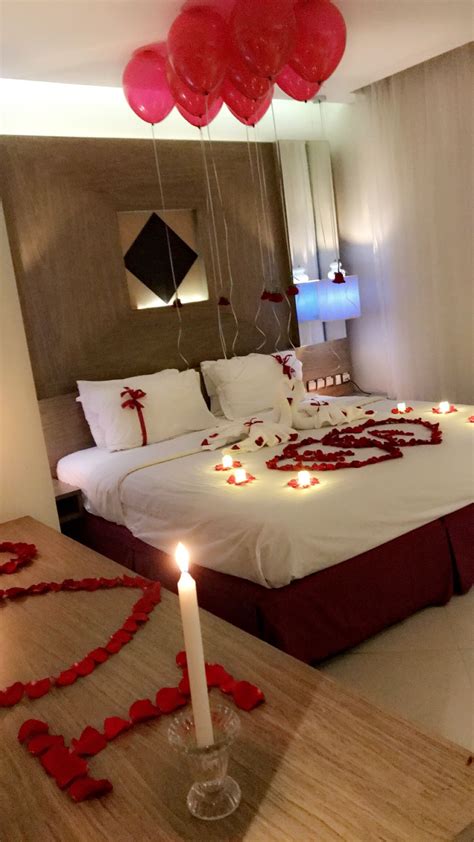 Pin By Ir Egipto Travel On رومانسيات زوجية Romantic Bedroom Decor Romantic Room Decoration