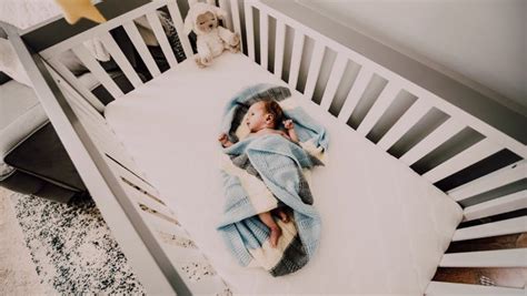 Here are the top innerspring and foam crib mattresses based on pampers parents votes. Best Crib Mattress 2020: Reviews and Buying Guide | SleepZoo