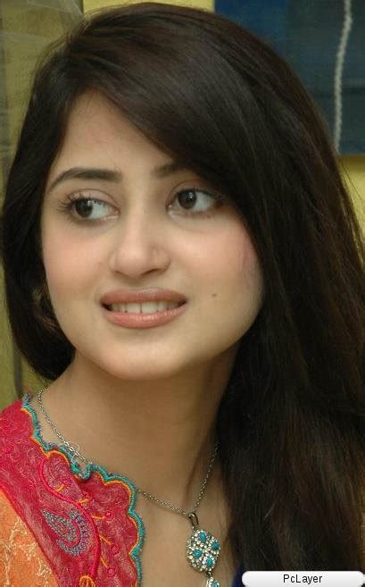 Top Charts Celebrity Sajal Ali