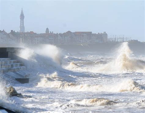 Extreme Weather Record Breaking Winds Cause Major Disruption