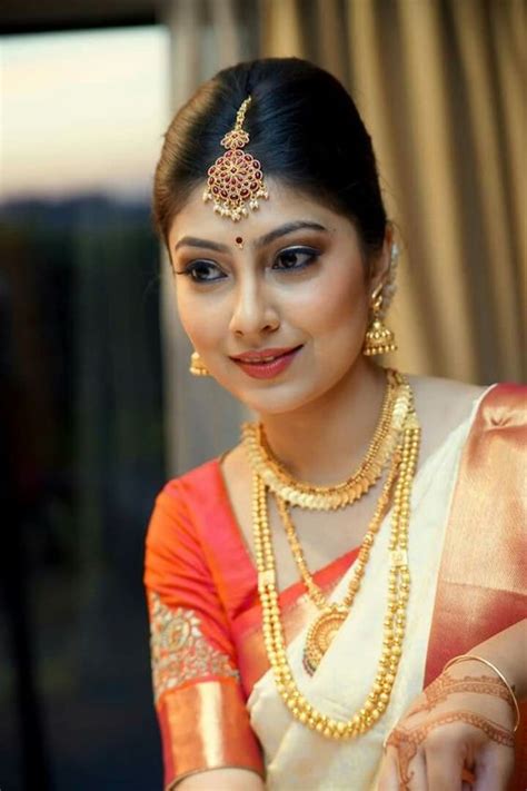 At midas jewellery, we specialise in the design and creation of exceptional diamond rings and wedding bands. South Indian Bridal Jewellery Set Designs - Complete Guide ...
