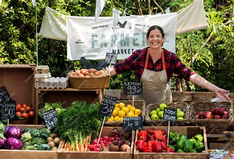 Premium Photo | Greengrocer selling organic fresh agricultural product