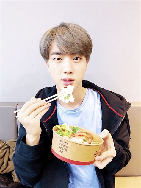 Resmi Jadi Pria Tertampan Di Dunia 2019 Jin Bts Paling Doyan Makan