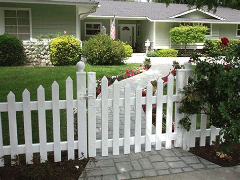 As ubiquitous as a picket fence gate seems to be in any given neighborhood, it's still helpful to find design inspiration when you're building one on your. Custom Vinyl Gates Los Angeles CA, Buy Gates Simi Valley ...