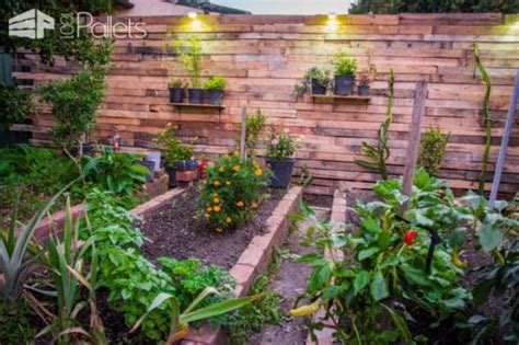 7 Creative Wood Pallet Fence Ideas Home And Gardening Ideas