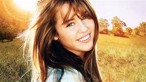 The movie is the soundtrack album to the 2009 disney movie of the same name, released on march 23, 2009, via walt disney records. Hannah Montana: The Movie | Movie fanart | fanart.tv