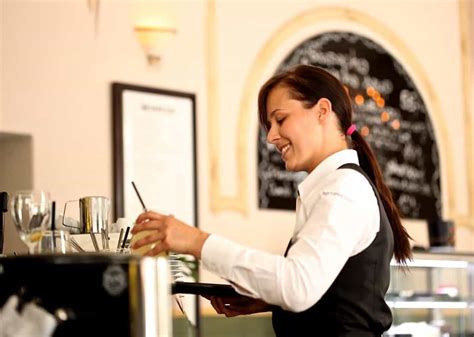 Server assistants, who are also called assistant servers, are people who help hosts and servers in restaurants, and are an integral part of a restaurant's staff. Banquet Server Resume Sample - Objectives, Skills, Duties and Responsibilities