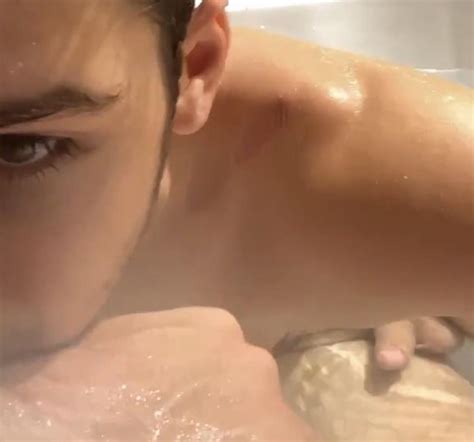 Vídeo e foto de João Guilherme pelado no Instagram blog famosos nus
