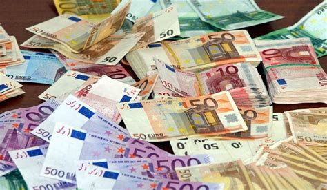 The name euro was the winner of a contest open to the general public to propose names for the new european currency, and as such is technically a neologism. Romania repays 4.7 million euros of EU loan - Nine O' Clock