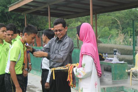 Pacarku masih sekolah tapi pinter goyang ngewenya. Sekolah Menengah Sains Rembau: Kejohanan Hoki Peringkat ...