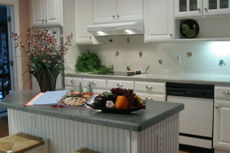 Start your downtown indianapolis apartment search! Tile and Countertop Resurfacing in Indianapolis | 317-759-9263