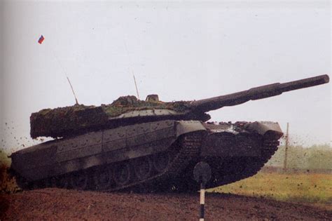 图文：俄罗斯另一款新型t 80um2黑鹰主战坦克新浪军事新浪网
