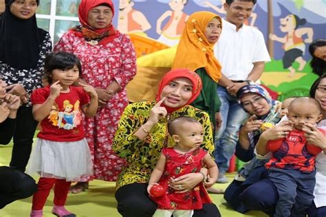 Kanker ini memiliki menjadi empat stadium. Cegah Kanker Serviks, Kemnaker dan OASE Gelar Tes IVA