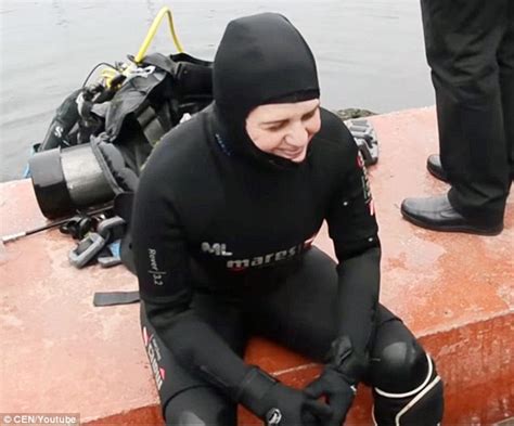 Turkish Mayor Dives Off Pier To Save Drowning Scuba Diver Daily Mail
