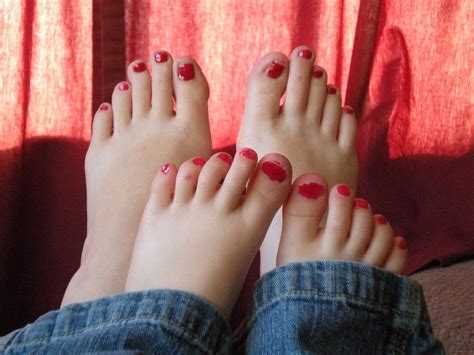 Eli Iris And Greta Pretty Toes
