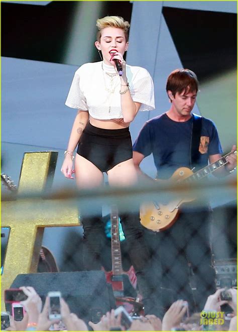 Full Sized Photo Of Miley Cyrus Jimmy Kimmel Live Performance Watch Now