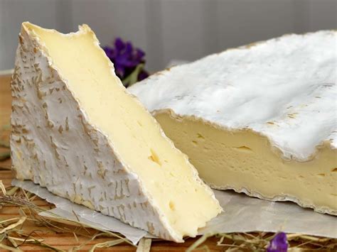 Brie De Meaux Country Cheese Company