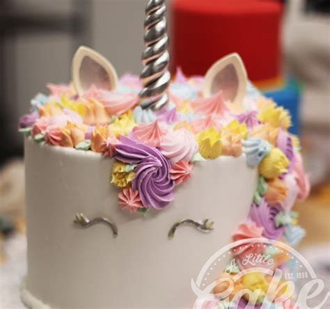 Then write a message around the photo, tell her why you love her, why you are grateful for her being with you! The Most Elaborate Birthday Cakes Designs For NJ Parties