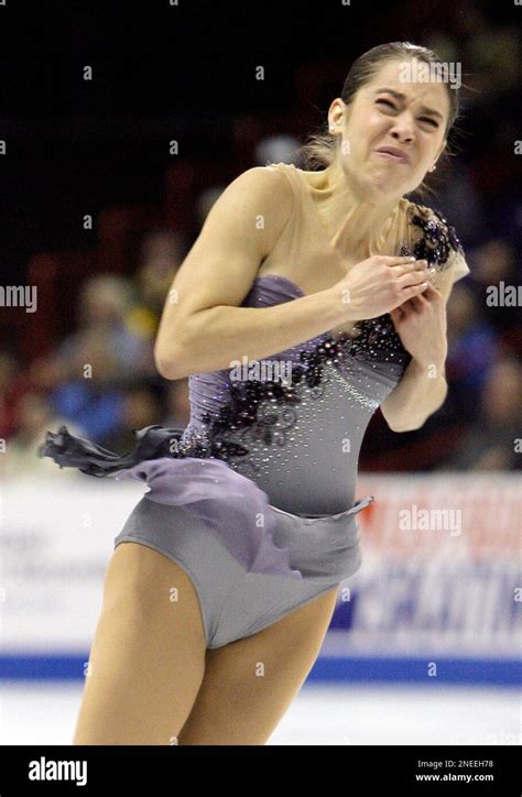 alissa czisny performs her free skate routine at the u s figure skating championships in