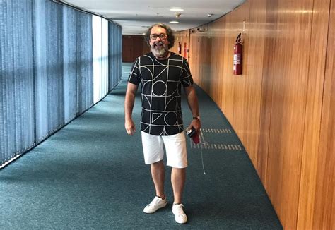 Jun 25, 2021 · kakay. Após entrar no STF de bermuda, advogado de políticos ...