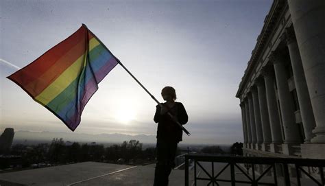 32 States Ask Supreme Court To Settle Gay Marriage Issue Once And For