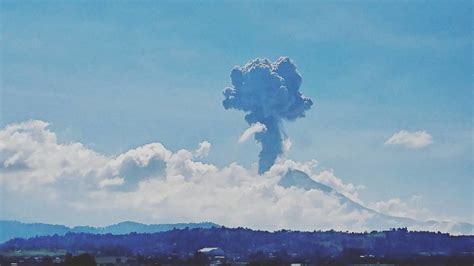 Dramatic Eruption Of Popocatepetl Volcano Sends Column Of Ash And Gas