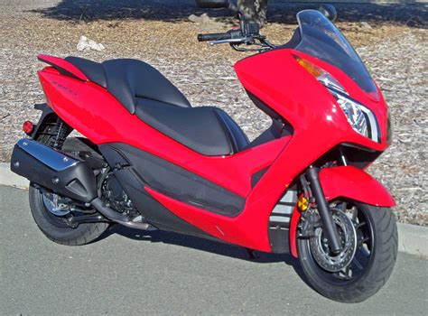 Découvrez la gamme scooter scooters sportifs yamaha, composée des tmax dx, tmax sx sport edition, tmax sx, tmax, xmax 400, xmax 300 & xmax 125. Honda Forza Scooter