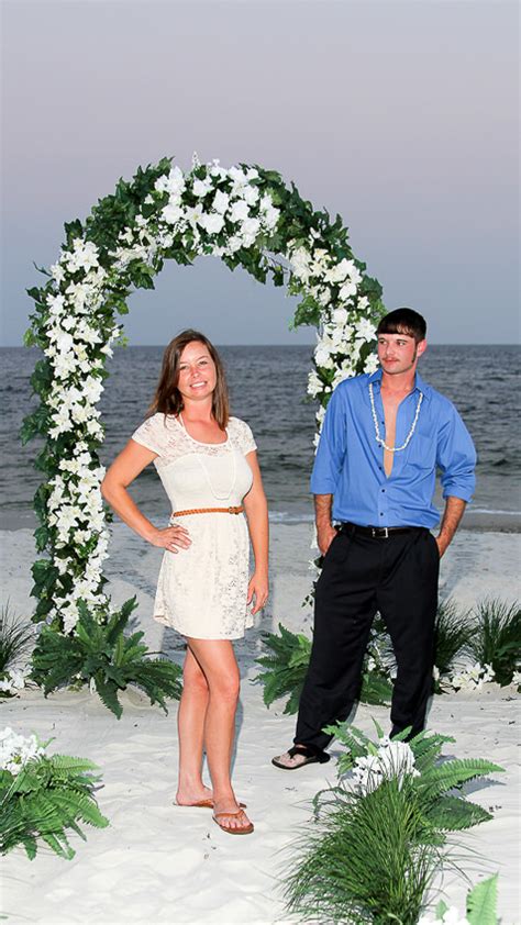 A destin beach wedding is a magical experience but involves much more than many think, especially if you are planning a destination wedding from afar and not familiar with the destin florida area. Destin Wedding Packages - Destin Fl Beach Weddings