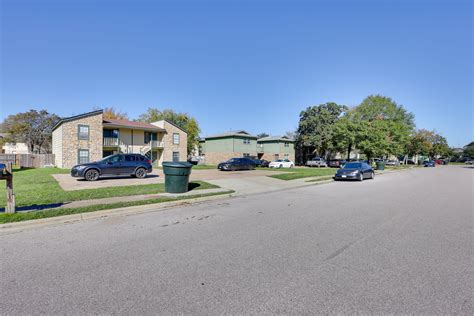 College Station Apartment: 3 Mi to Texas A&M | Evolve