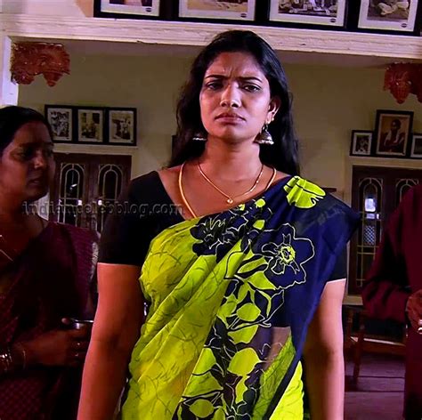 krithika vamsam tamil tv serial actress sari caps