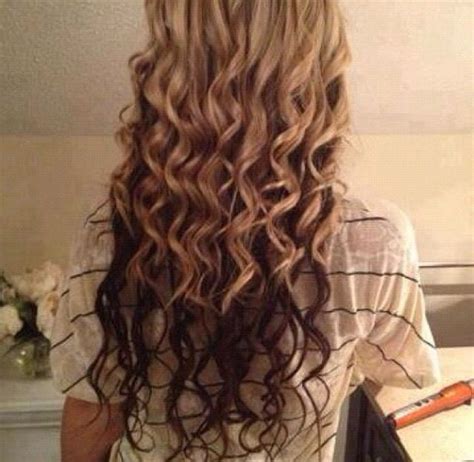 Match the perfect length and style to. Light on top, dark on bottom ️ | Curly hair tips, Hair ...
