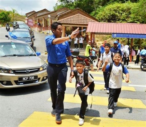 Under the circumstances, we can make do with one khairy jamaluddin to decide what best to do for the people given that rembau. (Gambar) Apabila Khairy Jamaluddin Jemput Anak Dari ...