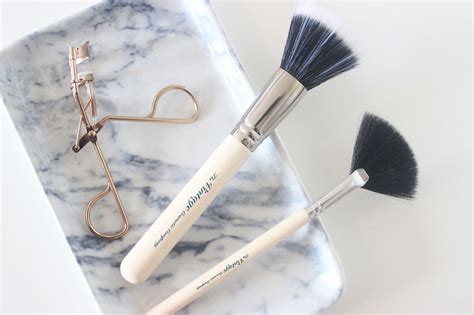 The Vintage Cosmetic Company Make Up Brushes Pint Sized Beauty