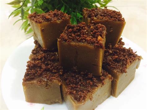 Siapkan wadah bundar atau cetakan puding berbentuk bulat. Cara untuk Membuat Kuih Koleh Kacang - My Resepi