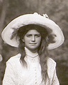 Zoom of Grand Duchess Maria Nikolaevna, ca. 1912. | Anastasia romanov ...