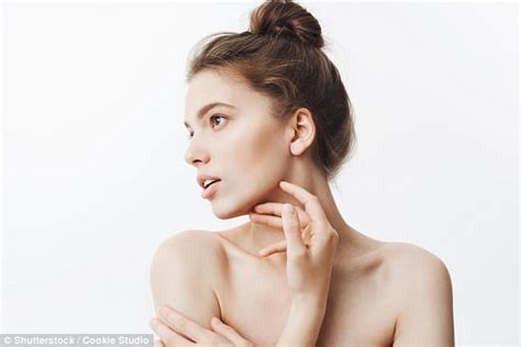 How to prevent getting a saggy jawline? Experts share the four simple steps to maintaining a ...